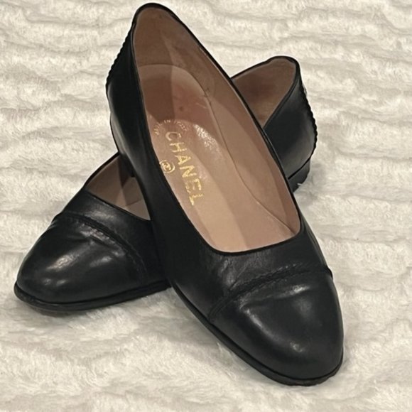 Vintage CHANEL Black Leather Cap Toe Flats - Picture 5 of 16